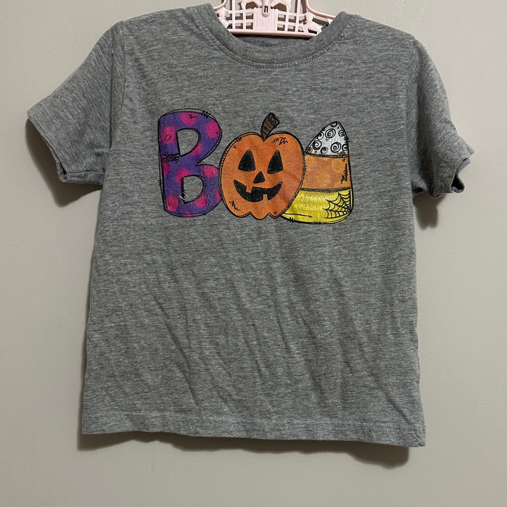 Gray Halloween Boo Kids T-Shirt EUC very soft comfortable Like new a fab fun top